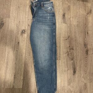 Abercrombie & Fitch High Rise Mom Jeans